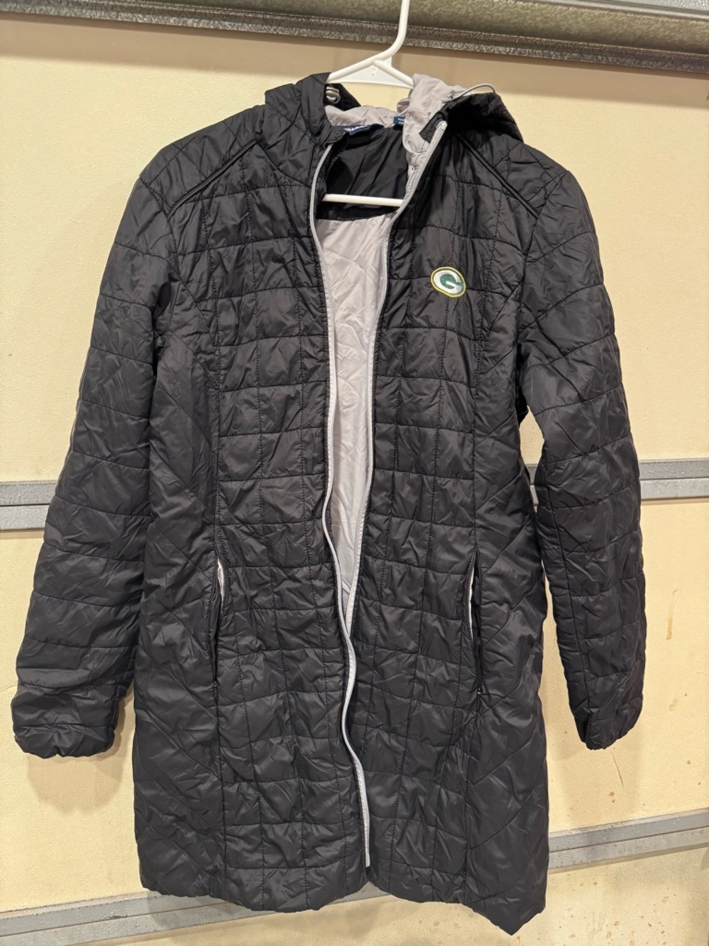 Women’s Cutter & Buck Green Bay Packers Quilted Hooded Long Jacket‎ - Black/Gray
